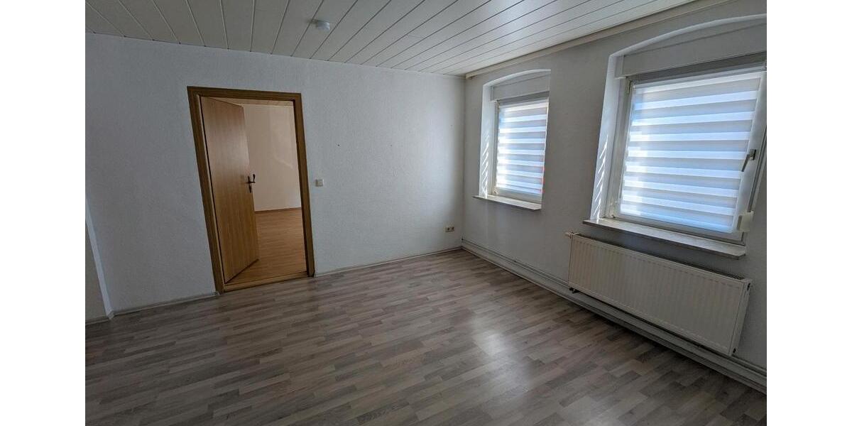 Erdgeschoßwohnung Apolda - 3.5 Zimmer, 95 m&sup2;, 100.000&euro; | Angebot:24517298