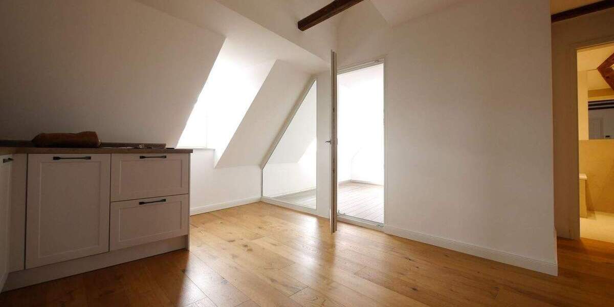 Etagenwohnung Erfurt Altstadt - 2 Zimmer, 87 m&sup2;, 995&euro; | Angebot:25908833