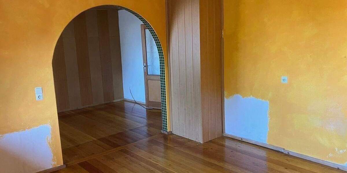 Einfamilienhaus Ilmtal-Weinstraße Weinstraße - 6 Zimmer, 198 m&sup2;, 180.000&euro; | Angebot:25679277