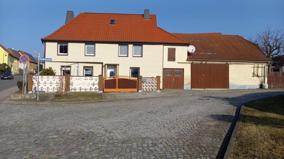 Einfamilienhaus Buttstädt - 9 Zimmer, 150 m&sup2;, 141.000&euro; | Angebot:25480383
