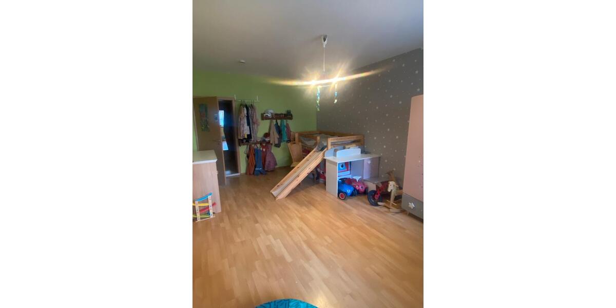 Etagenwohnung Kahla - 4.5 Zimmer, 110 m&sup2;, 600&euro; | Angebot:25496285