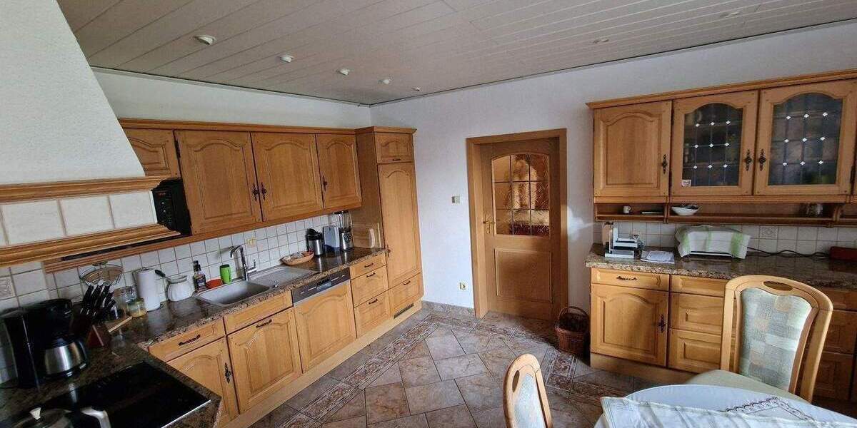 Einfamilienhaus Apolda - 7 Zimmer, 200 m&sup2;, 279.000&euro; | Angebot:25671515