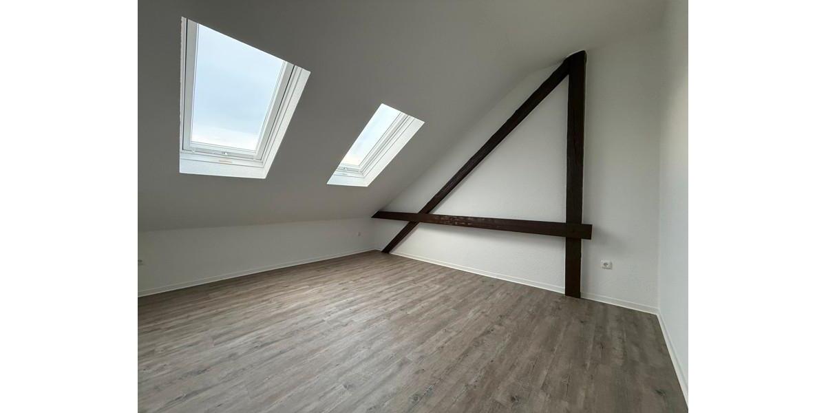 Dachgeschoßwohnung Erfurt Johannesplatz - 3.5 Zimmer, 85 m&sup2;, 776&euro; | Angebot:24994577