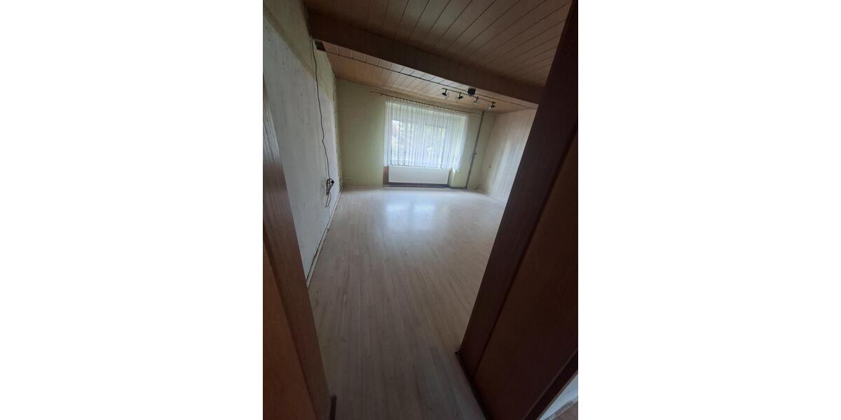 Mehrfamilienhaus, Wohnhaus Buttstädt - 11 Zimmer, 200 m&sup2;, 87.500&euro; | Angebot:26039272