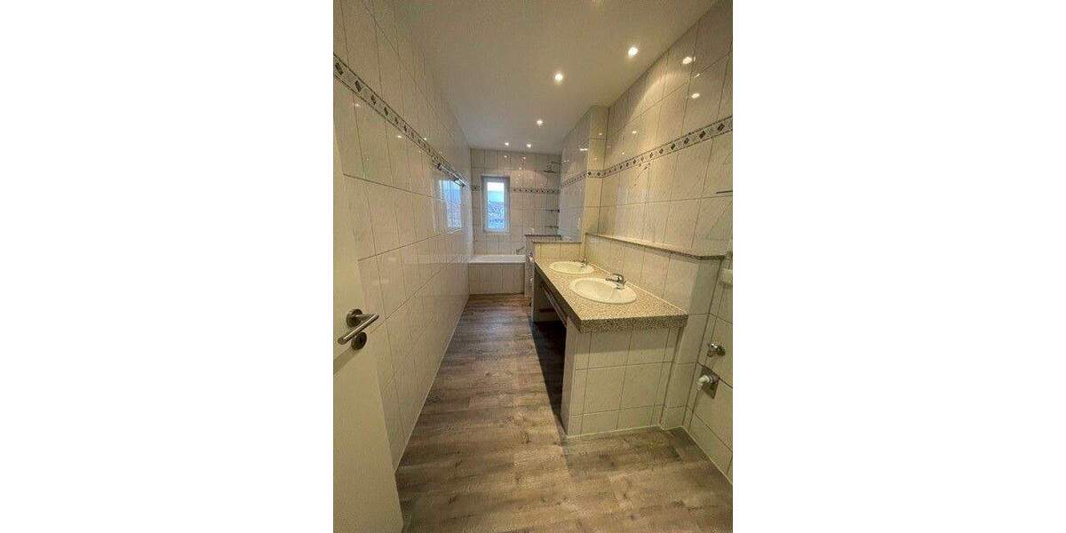 Etagenwohnung Erfurt Krämpfervorstadt - 4 Zimmer, 103 m&sup2;, 300.000&euro; | Angebot:25705932