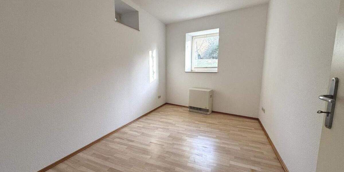 Etagenwohnung Kapellendorf - 3 Zimmer, 80 m&sup2;, 787&euro; | Angebot:25727753