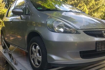 Ford Fiesta 150.000 km 2.400 &euro; Jena 07751