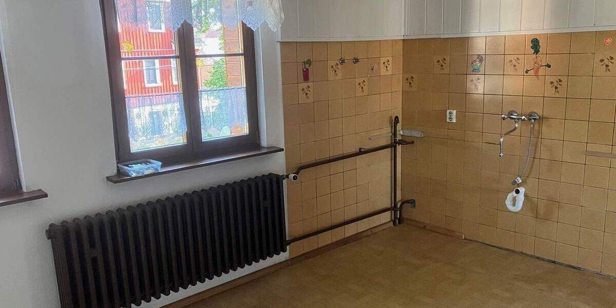 Einfamilienhaus Ilmtal-Weinstraße Weinstraße - 6 Zimmer, 198 m&sup2;, 180.000&euro; | Angebot:25679277
