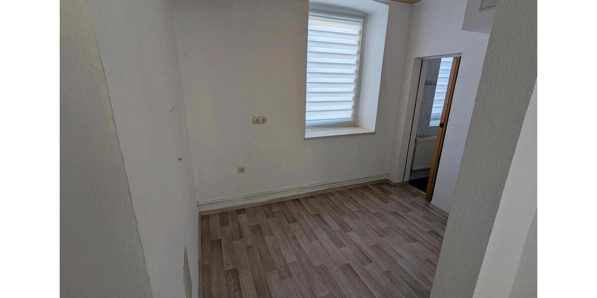 Erdgeschoßwohnung Apolda - 3.5 Zimmer, 95 m&sup2;, 90.000&euro; | Angebot:24517298