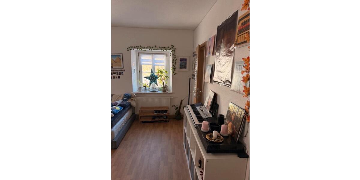 Etagenwohnung Weimar - 41.5 Zimmer, 111 m&sup2;, 519&euro; | Angebot:25412843