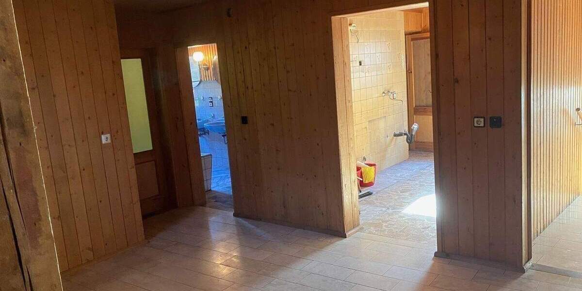 Einfamilienhaus Ilmtal-Weinstraße Weinstraße - 6 Zimmer, 198 m&sup2;, 180.000&euro; | Angebot:25679277