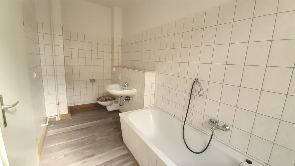 WG-Wohnung mit 4-Zimmern, 3.OG mit 2 Bädern in ruhigem und zentralem Wohnviertel von Gera - Etagenwohnung Jena Burgau | Angebot:14517905
