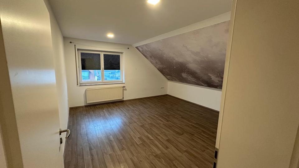 Etagenwohnung Blankenhain - 4 Zimmer, 125 m&sup2;, 900&euro; | Angebot:26604354