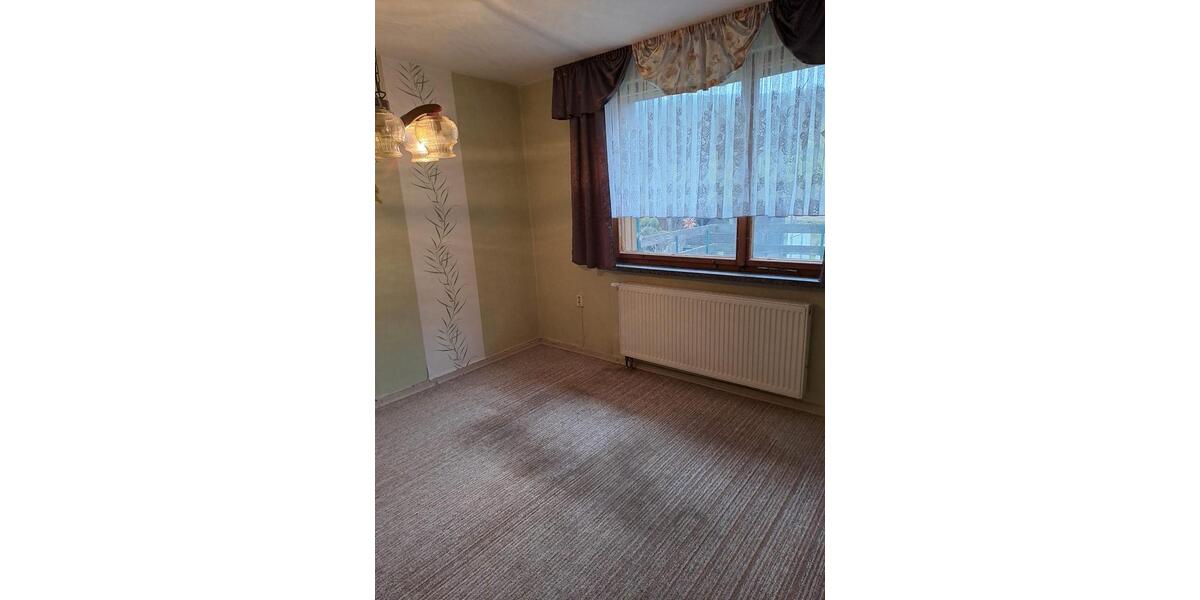 Einfamilienhaus Stadtilm - 7 Zimmer, 120 m&sup2;, 140.000&euro; | Angebot:24533046