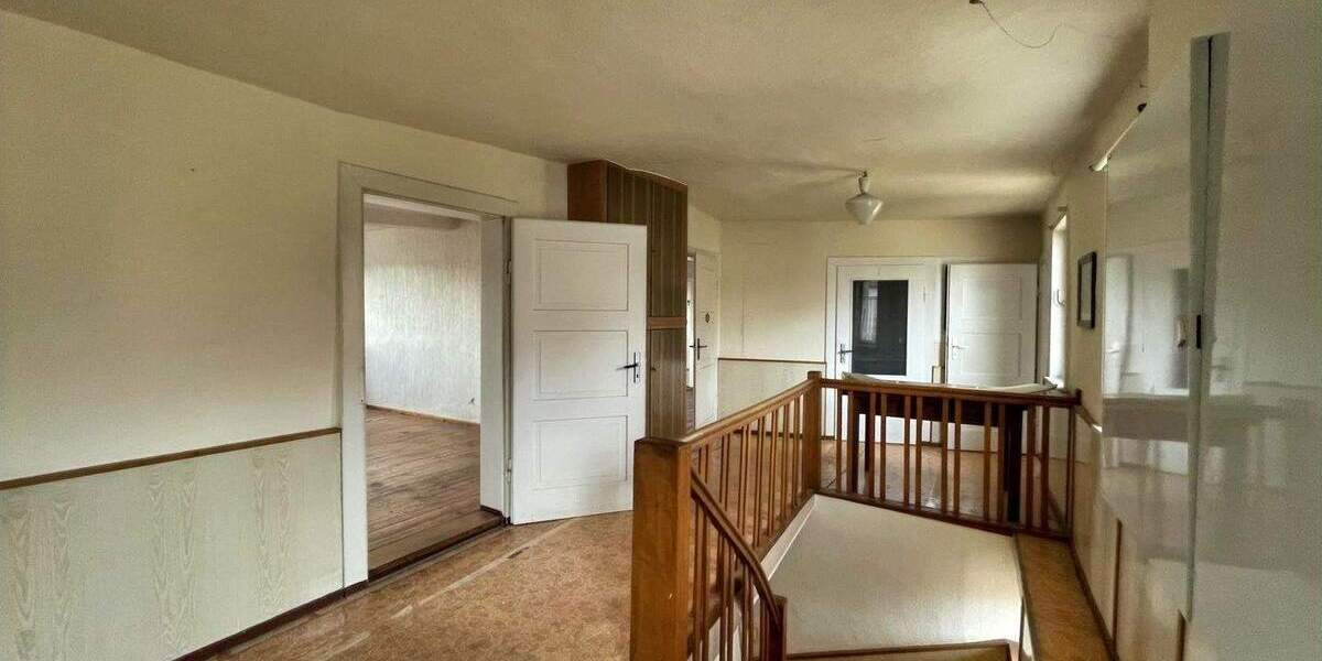 Einfamilienhaus Kölleda - 8 Zimmer, 172 m&sup2;, 110.000&euro; | Angebot:25771798