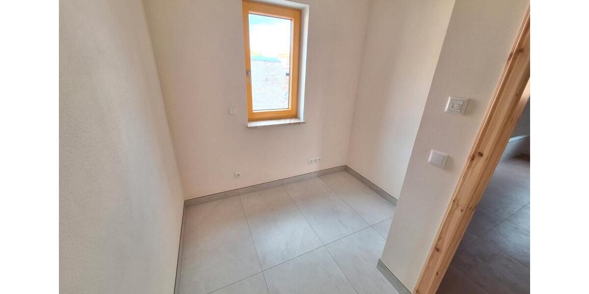 Etagenwohnung Kahla - 2 Zimmer, 90 m&sup2;, 950&euro; | Angebot:26563044