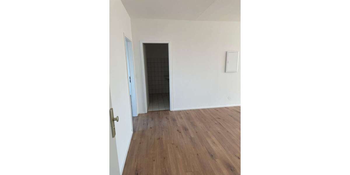 Etagenwohnung Apolda - 2 Zimmer, 75 m&sup2;, 550&euro; | Angebot:26071299