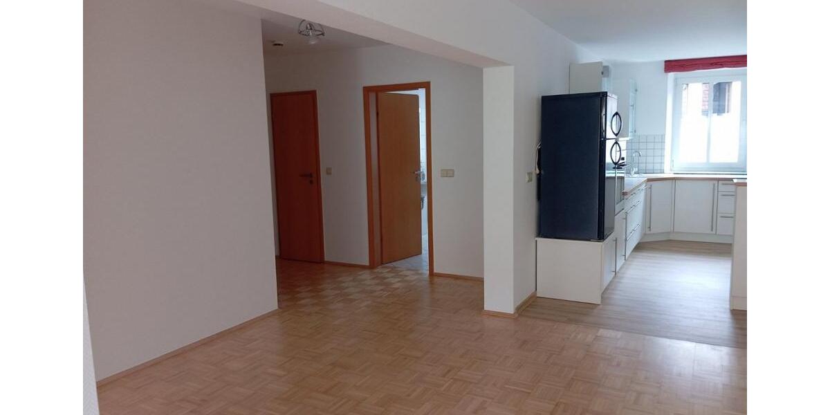 Etagenwohnung Erfurt - 2 Zimmer, 100 m&sup2;, 1.200&euro; | Angebot:19356337
