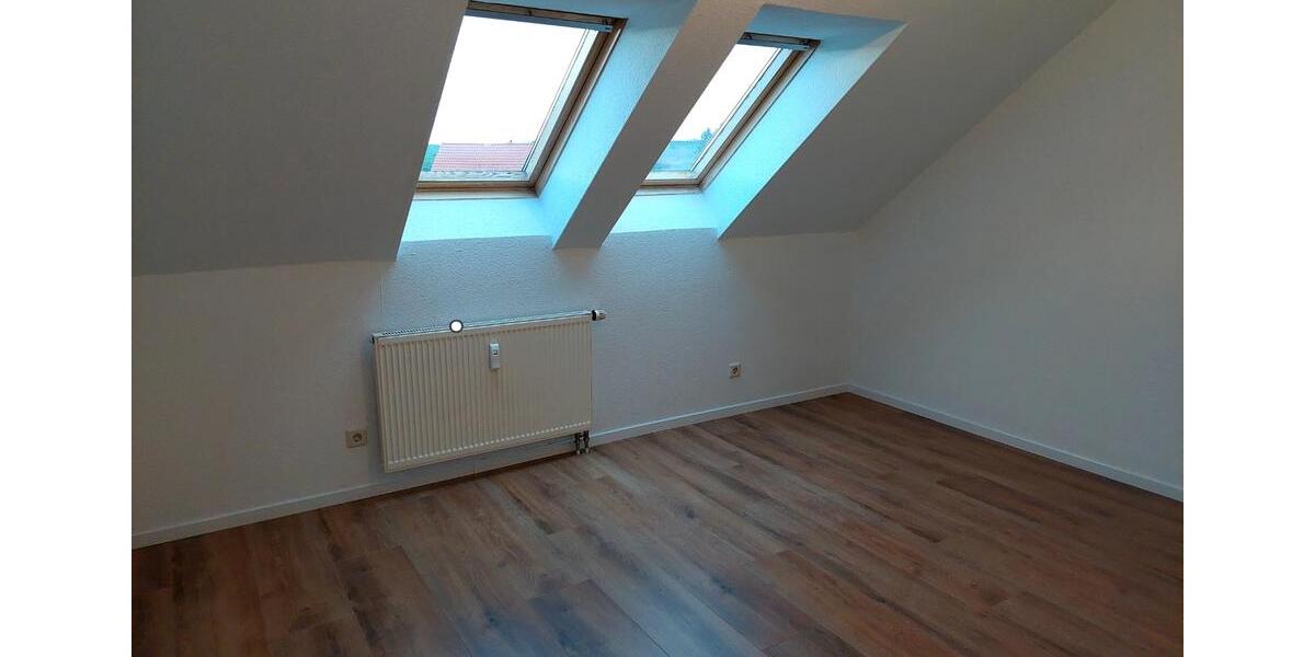 Dachgeschoßwohnung Erfurt Hochheim - 3 Zimmer, 78 m&sup2;, 853&euro; | Angebot:26354149