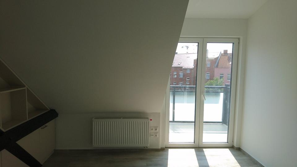 Dachgeschoßwohnung Erfurt Johannesplatz - 4 Zimmer, 130 m&sup2;, 1.300&euro; | Angebot:26619946