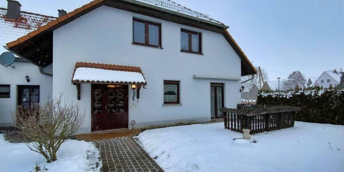 Einfamilienhaus Ilmtal-Weinstraße Niederreißen - 8 Zimmer, 145 m&sup2;, 180.000&euro; | Angebot:25938523