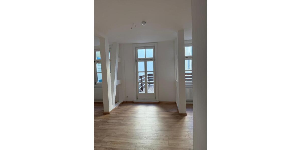 Etagenwohnung Erfurt - 5 Zimmer, 140 m&sup2;, 2.100&euro; | Angebot:26039468