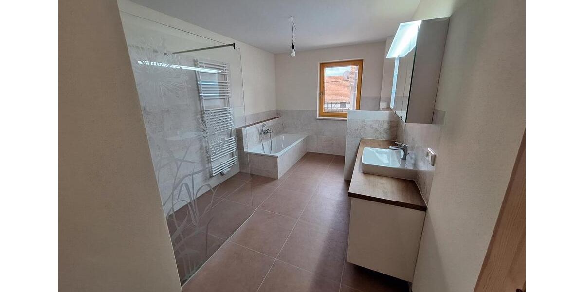 Etagenwohnung Kahla - 2 Zimmer, 90 m&sup2;, 950&euro; | Angebot:26563044