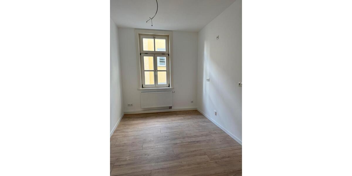 Etagenwohnung Erfurt - 4 Zimmer, 90 m&sup2;, 1.600&euro; | Angebot:26662232