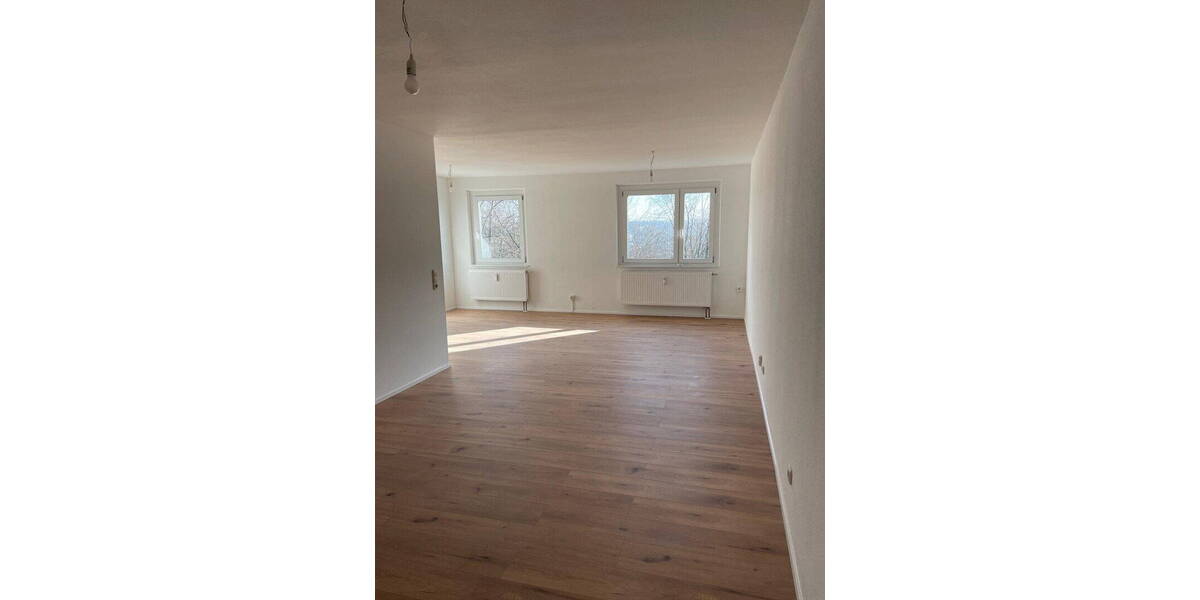 Etagenwohnung Apolda - 2 Zimmer, 75 m&sup2;, 550&euro; | Angebot:26113088