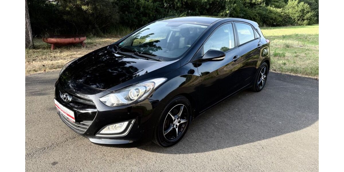Hyundai i30 85.500 km 8.900 &euro; Erfurt 99095