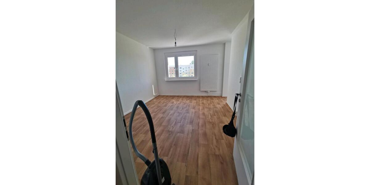 Etagenwohnung Jena Lobeda-Altstadt - 1 Zimmer, 33 m&sup2;, 308&euro; | Angebot:26613462