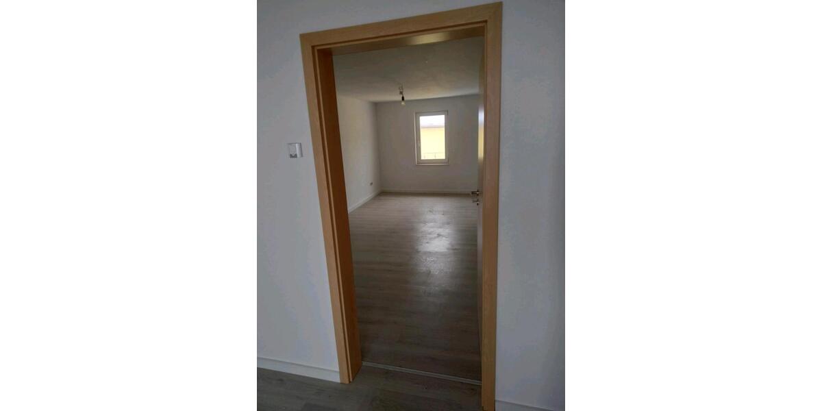 Dachgeschoßwohnung Buttstädt - 3 Zimmer, 75 m&sup2;, 750&euro; | Angebot:26003030