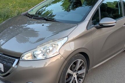 Peugeot 208 99.600 km 3.400 &euro; Jena 07749