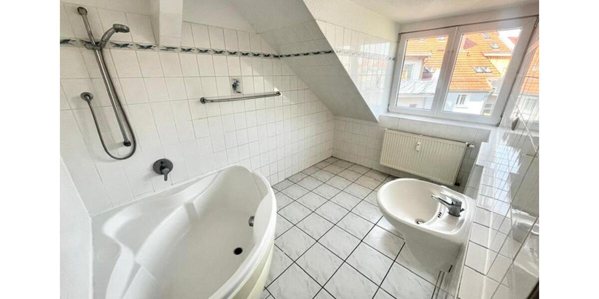 Dachgeschoßwohnung Erfurt Andreasvorstadt - 2.5 Zimmer, 82 m&sup2;, 725&euro; | Angebot:26476624