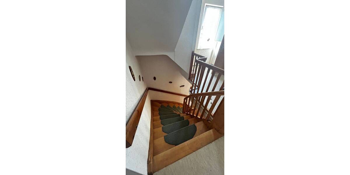 Einfamilienhaus Guthmannshausen Guthmannshausen - 8 Zimmer, 213 m&sup2;, 140.000&euro; | Angebot:25745772