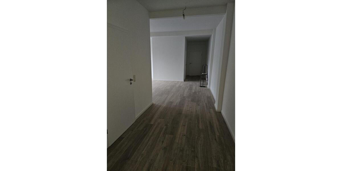 Etagenwohnung Apolda - 4 Zimmer, 135 m&sup2;, 1.350&euro; | Angebot:26581989