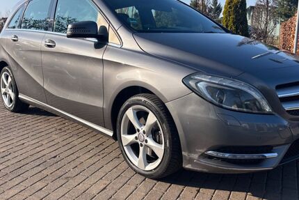 Mercedes-Benz B 180 215.300 km 5.700 &euro; Erfurt 99085