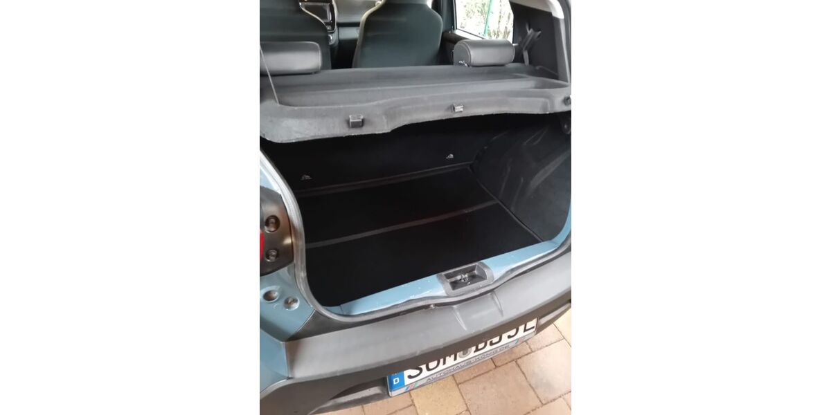 Dacia Spring 17.000 km 14.500 &euro; Schlossvippach 99195