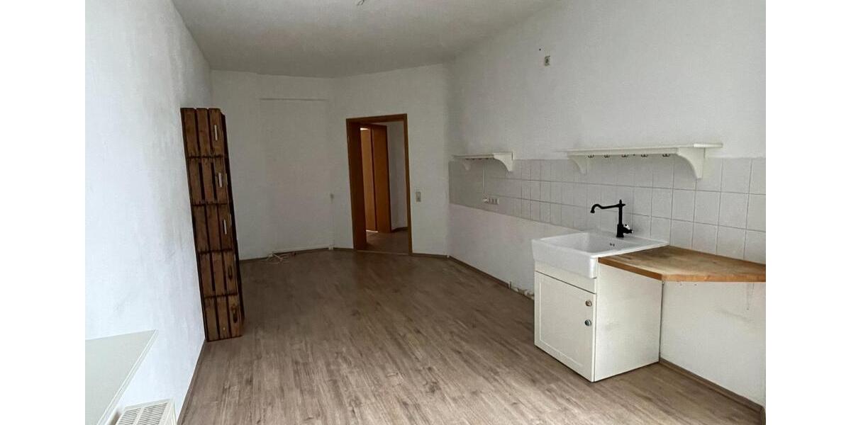 Etagenwohnung Erfurt - 3 Zimmer, 99 m&sup2;, 950&euro; | Angebot:25831916