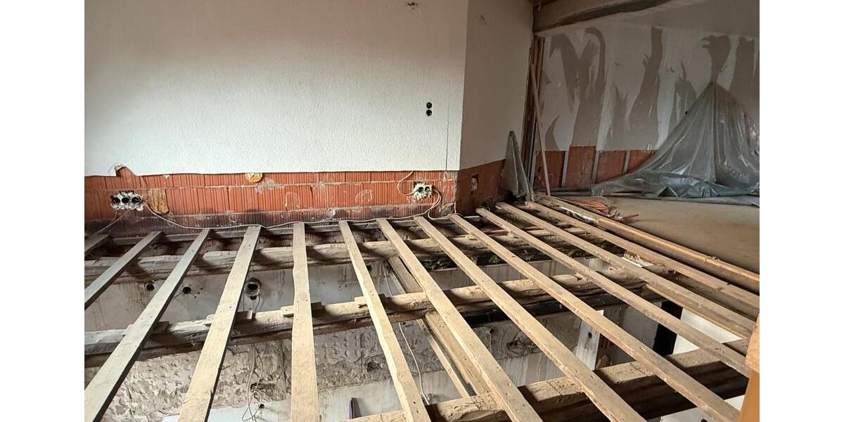 Einfamilienhaus Am Ettersberg - 6 Zimmer, 180 m&sup2;, 135.000&euro; | Angebot:23810796