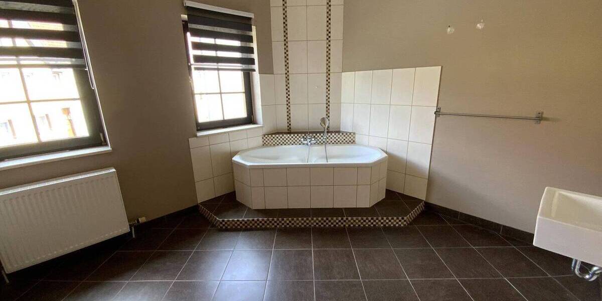 Einfamilienhaus Buttstädt - 4 Zimmer, 264 m&sup2;, 275.000&euro; | Angebot:25815816