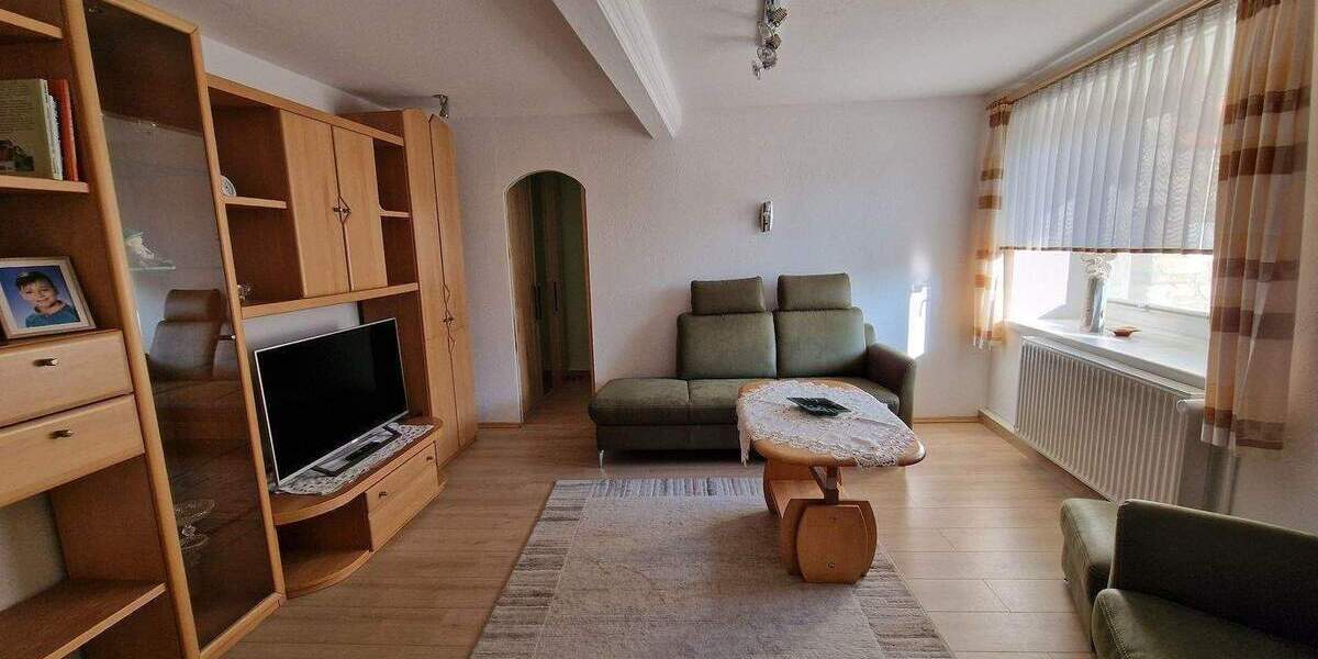 Einfamilienhaus Apolda - 7 Zimmer, 200 m&sup2;, 279.000&euro; | Angebot:25671515