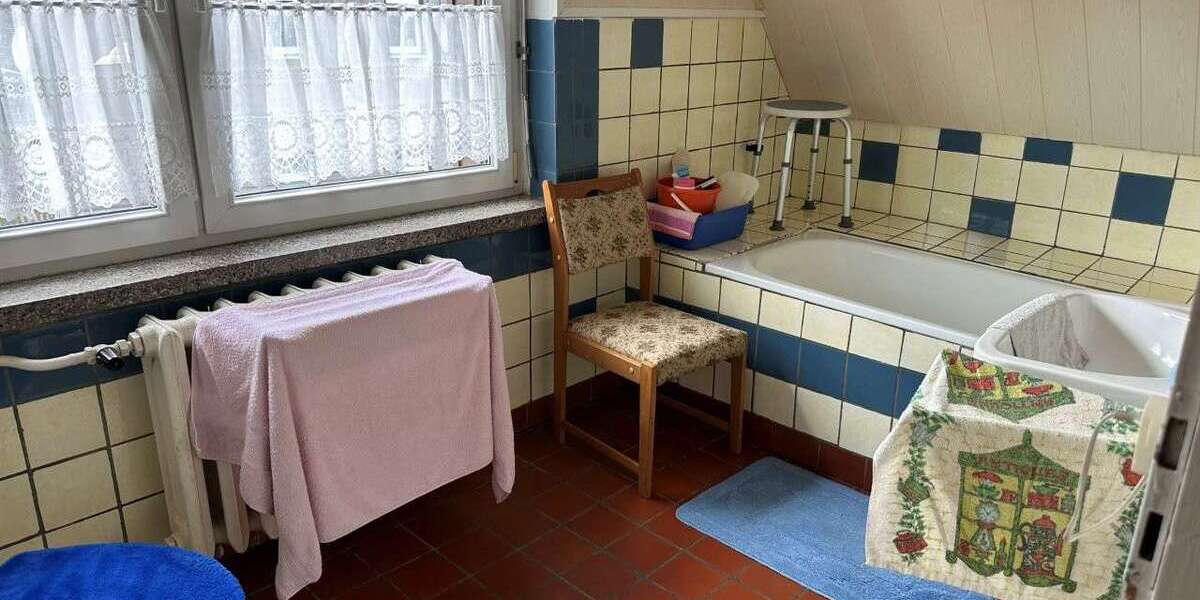 Teilsaniertes Einfamilienhaus mit großem Grundstück - Einfamilienhaus Rudolstadt | Angebot:26676327
