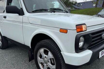 Lada Taiga 70.675 km 8.900 &euro; Weimar 99423
