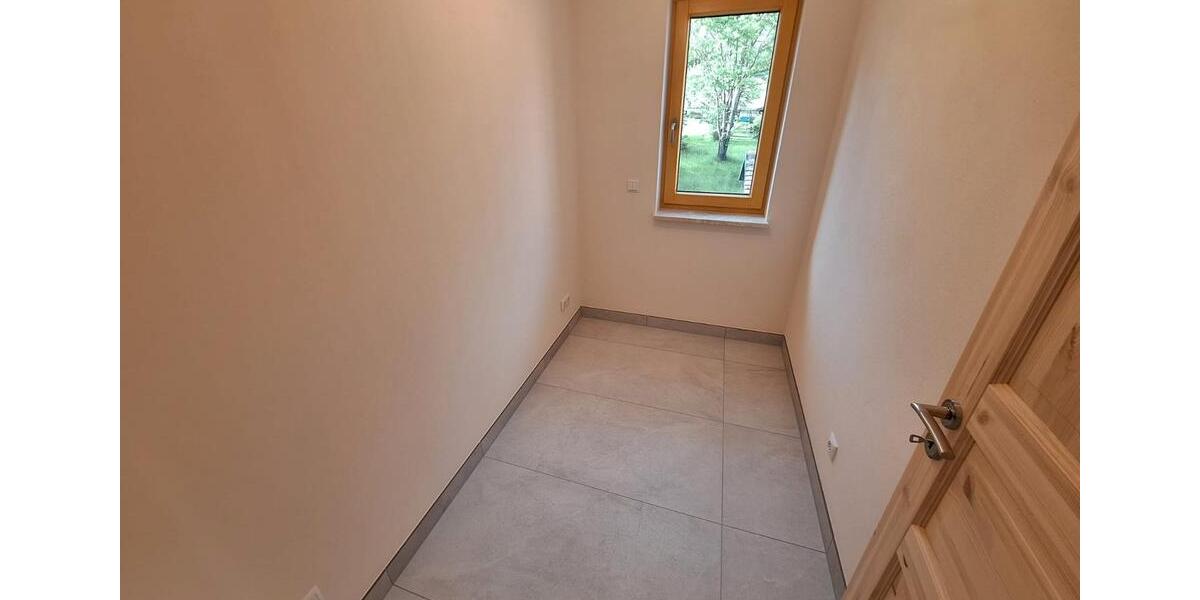 Etagenwohnung Kahla - 2 Zimmer, 90 m&sup2;, 950&euro; | Angebot:26563044