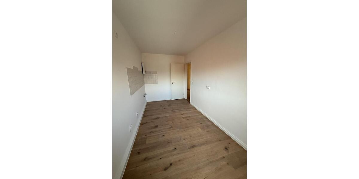 Dachgeschoßwohnung Kahla - 2.5 Zimmer, 68 m&sup2;, 650&euro; | Angebot:26475200