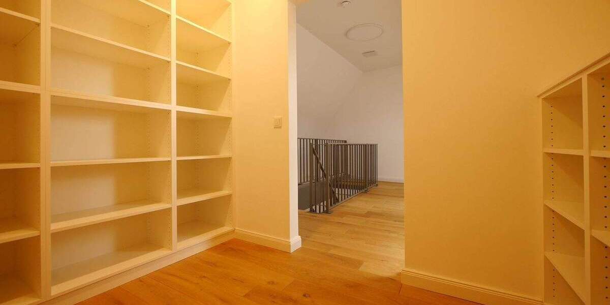 Etagenwohnung Erfurt Altstadt - 2 Zimmer, 87 m&sup2;, 995&euro; | Angebot:25908833