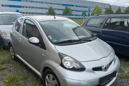 Toyota Aygo (X) 98.000 km 2.330 &euro; Jena 07751