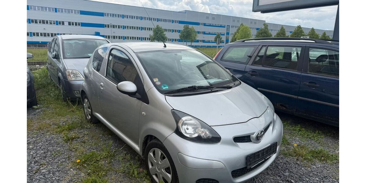 Toyota Aygo (X) 98.000 km 2.330 &euro; Jena 07751