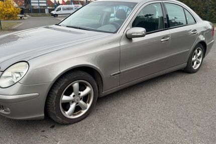 Mercedes-Benz E 200 151.000 km 1.300 &euro; Erfurt 99087